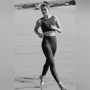 NWT FREE PEOPLE MOVEMENT BORN TO RUN LEGGINGS SMALL